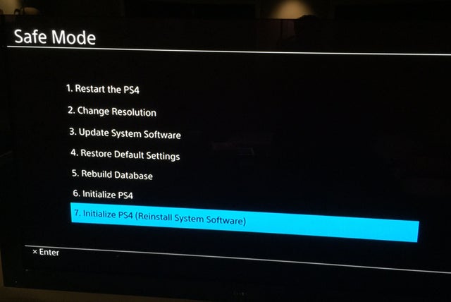 Используй свой   контроллер   Чтобы выбрать нижний вариант: инициализируйте PS4 (переустановите системное программное обеспечение)